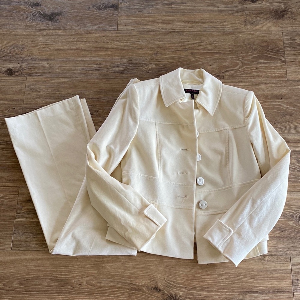 ❗️SALE❗️🌙 Escada Cream Pantsuit 🌙